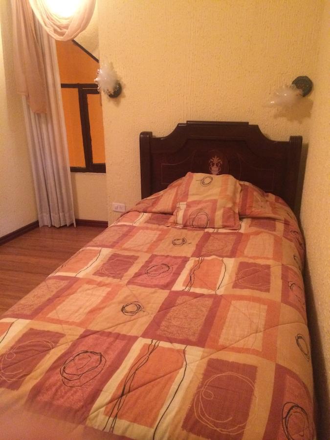 Hotel Catedral Quito Quarto foto